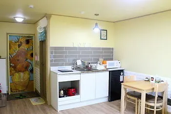 Bow House B Hotel Jeju